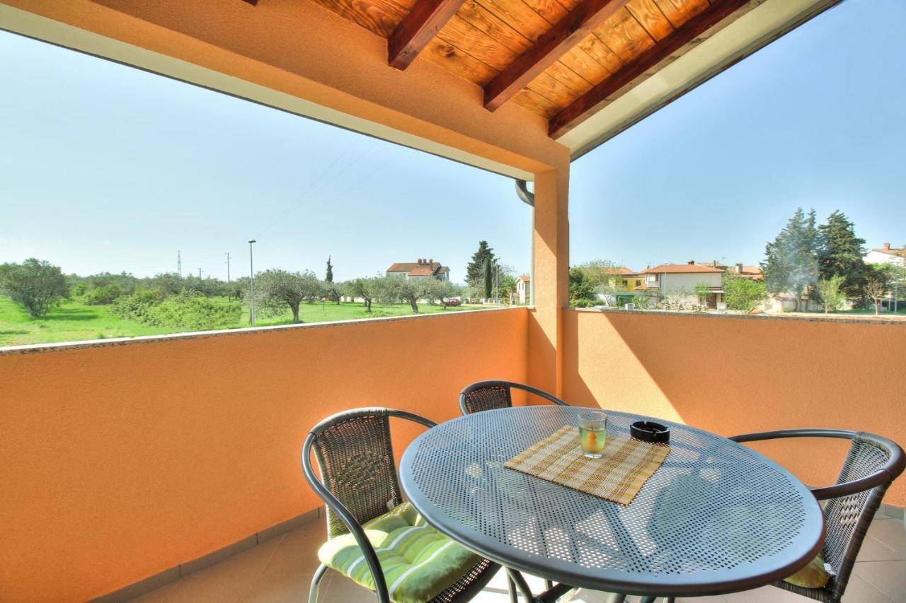 Apartments Antunovic Umag Eksteriør bilde