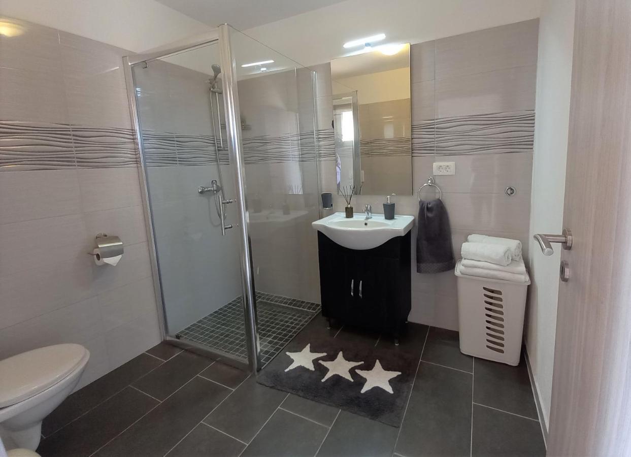 Apartments Antunovic Umag Eksteriør bilde
