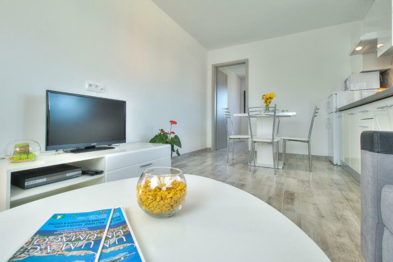 Apartments Antunovic Umag Eksteriør bilde