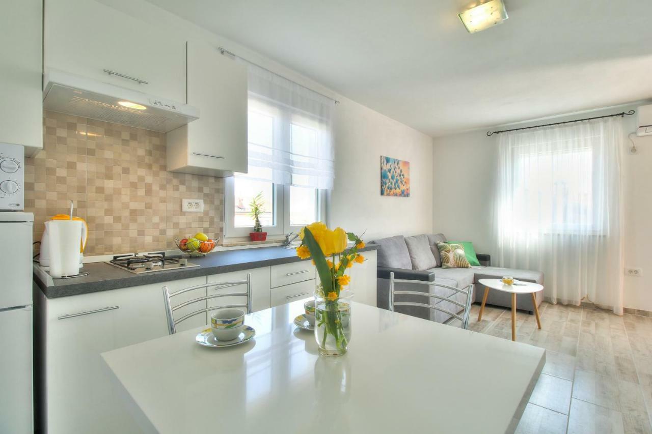Apartments Antunovic Umag Eksteriør bilde