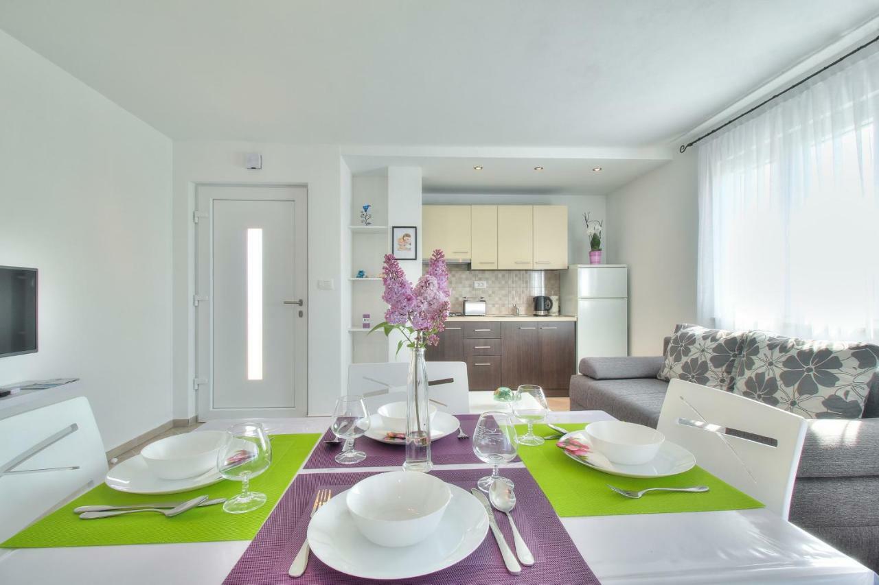 Apartments Antunovic Umag Eksteriør bilde